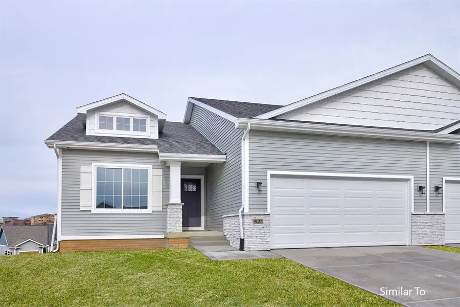 16704 Walnut Meadows Circle, Urbandale, IA 50323 - #2