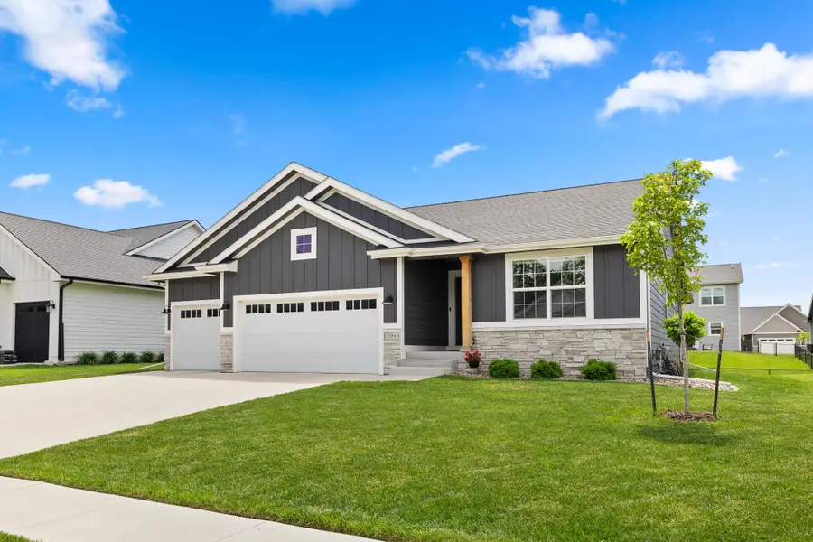10946 Brookdale Drive, West Des Moines, IA 50266 - #2