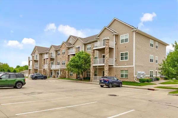 8350 Ep True Parkway #2205, West Des Moines, IA 50266