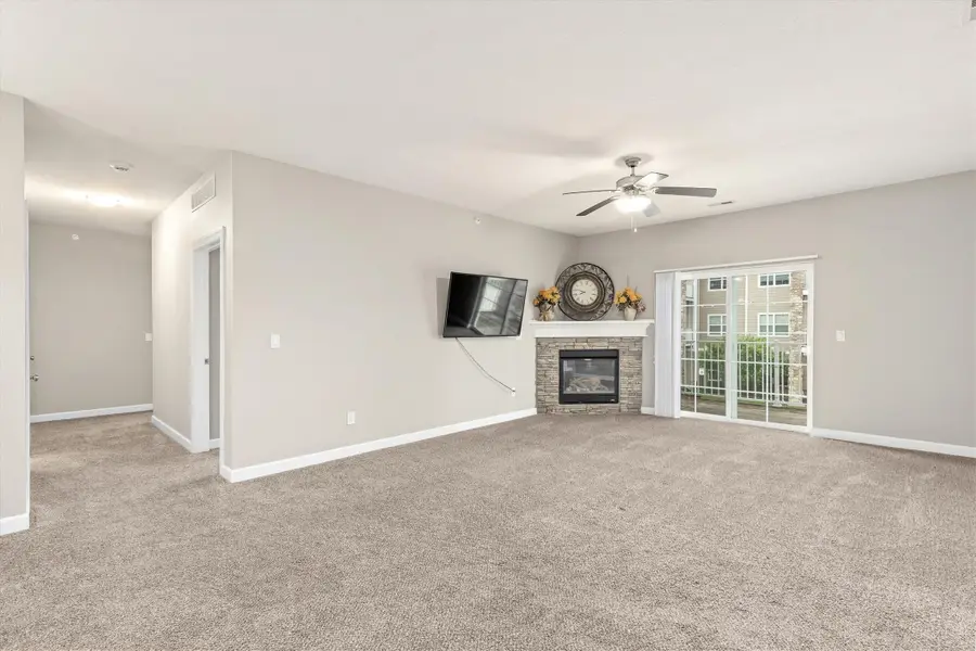 8350 Ep True Parkway #2205, West Des Moines, IA 50266 - #3