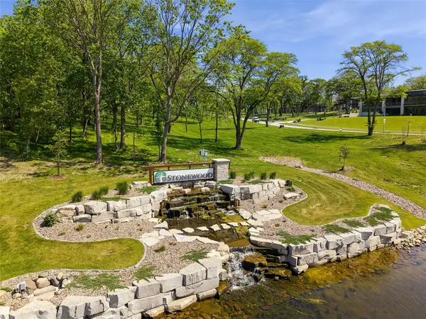 1516 S Timber Lane, West Des Moines, IA 50266