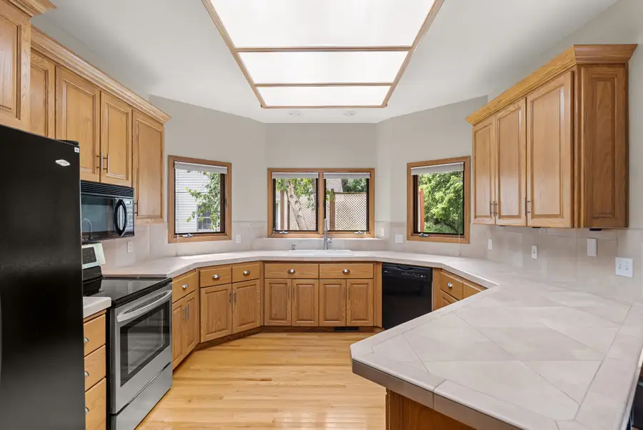 7200 Plum Drive, Urbandale, IA 50322 - #3