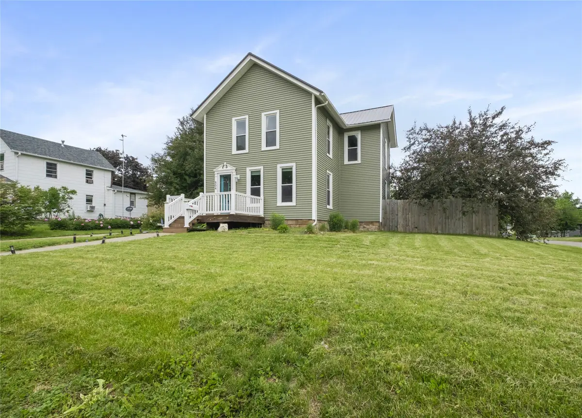 804 Summer Street, Grinnell, IA 50112 - #1
