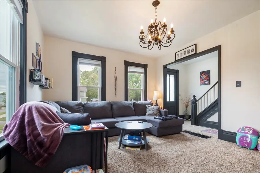 804 Summer Street, Grinnell, IA 50112 - #2