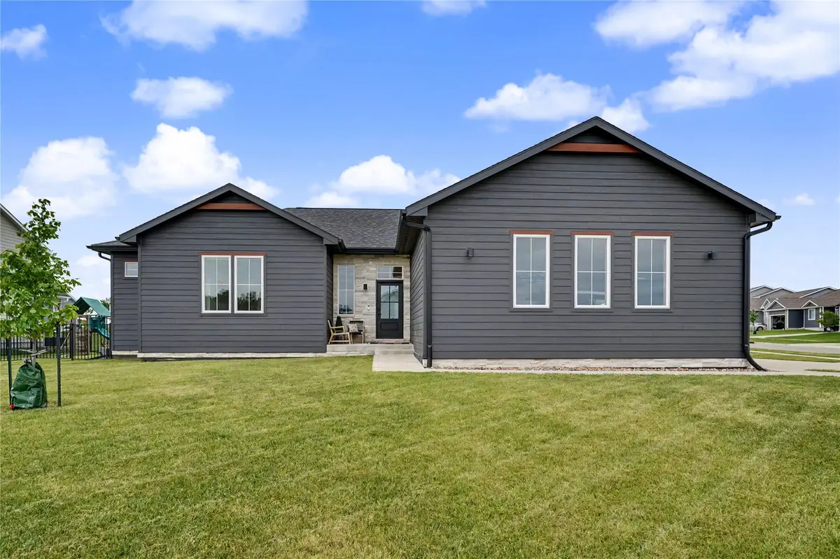 808 Willow Valley Drive, Norwalk, IA 50211 - #1