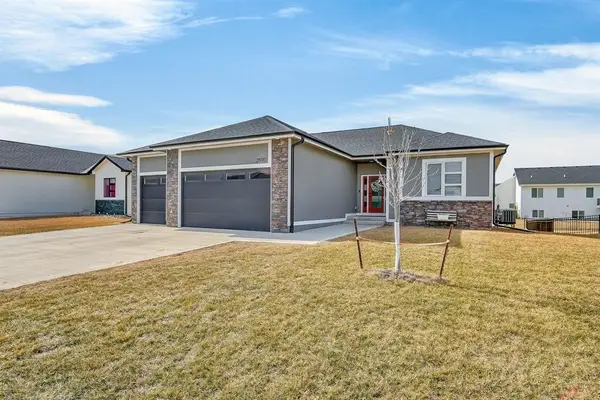 2590 Serenity Drive, Waukee, IA 50263