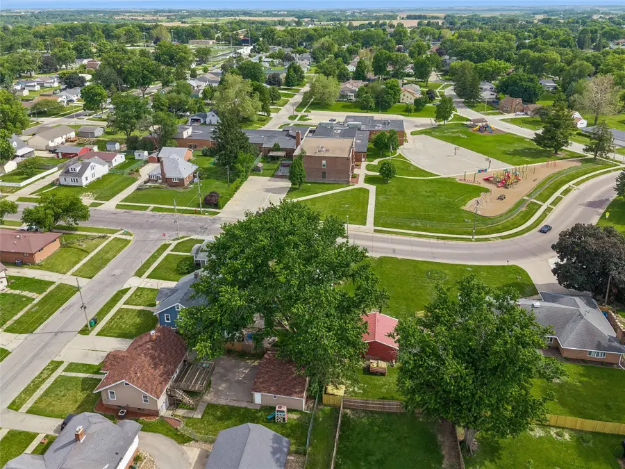 717 W 7th Street S, Newton, IA 50208 - #3