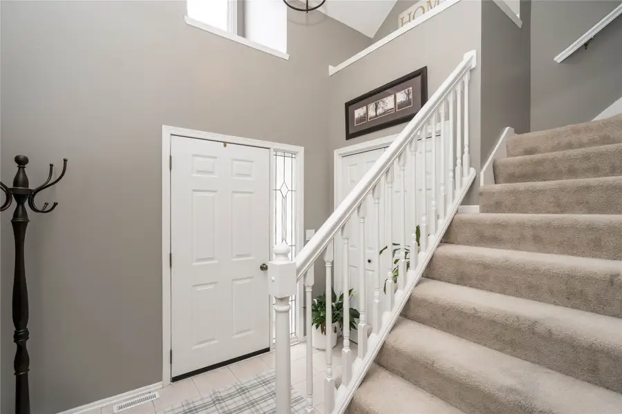 10660 Sharon Circle, Urbandale, IA 50322 - #2