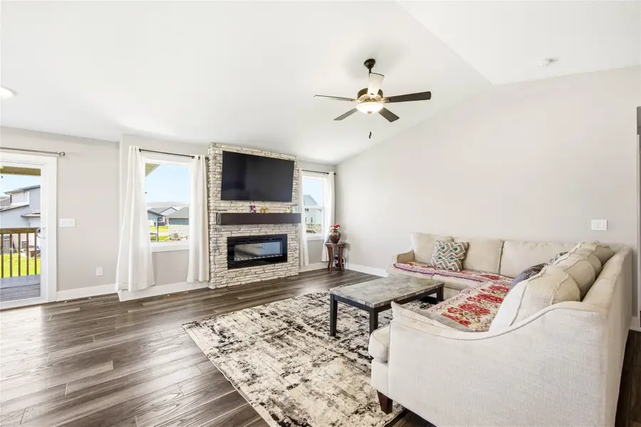 706 NE Country Meadow Drive, Ankeny, IA 50021 - #3