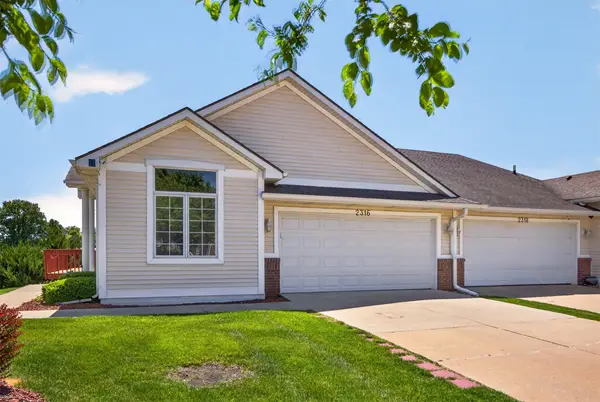 2316 Valley Ridge Place, West Des Moines, IA 50265