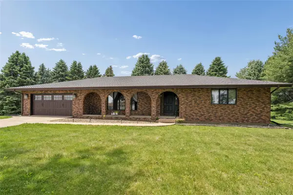 725 40th Avenue, Pleasantville, IA 50225