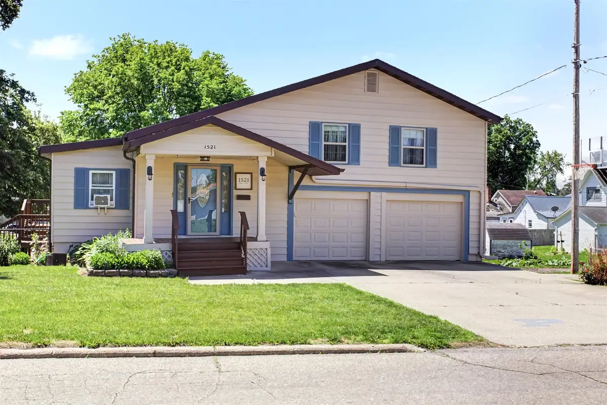 1521 Dewey Avenue, Perry, IA 50220 - #1