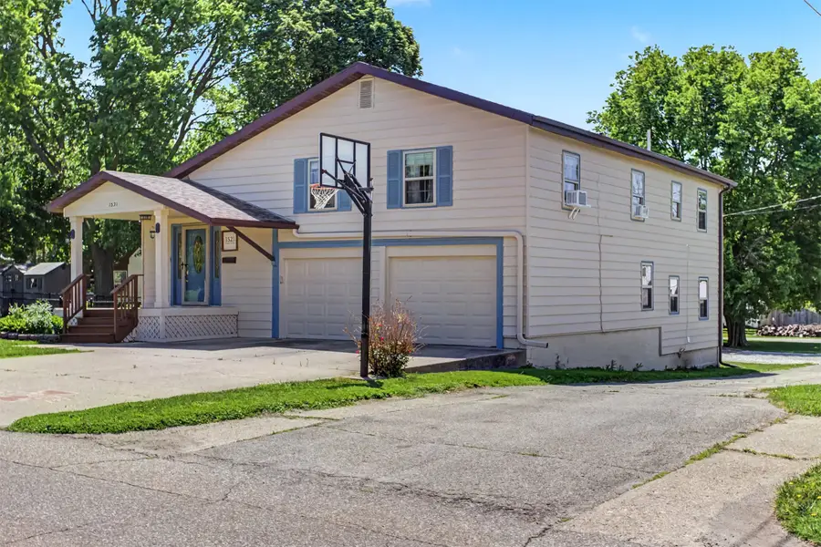 1521 Dewey Avenue, Perry, IA 50220 - #3