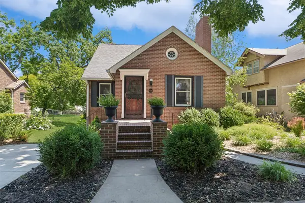 1009 40th Street, Des Moines, IA 50311
