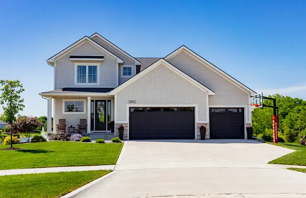 3810 Woodland Court, Waukee, IA 50263
