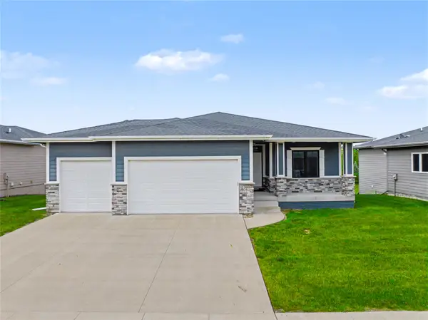9081 Hayden Drive, West Des Moines, IA 50266
