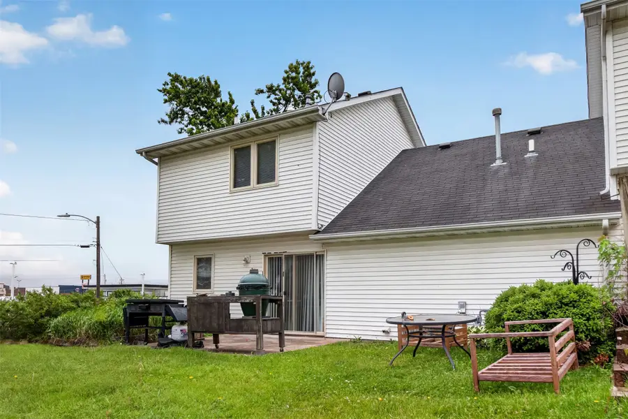 5901-5911 Townsend Avenue, Urbandale, IA 50322 - #3