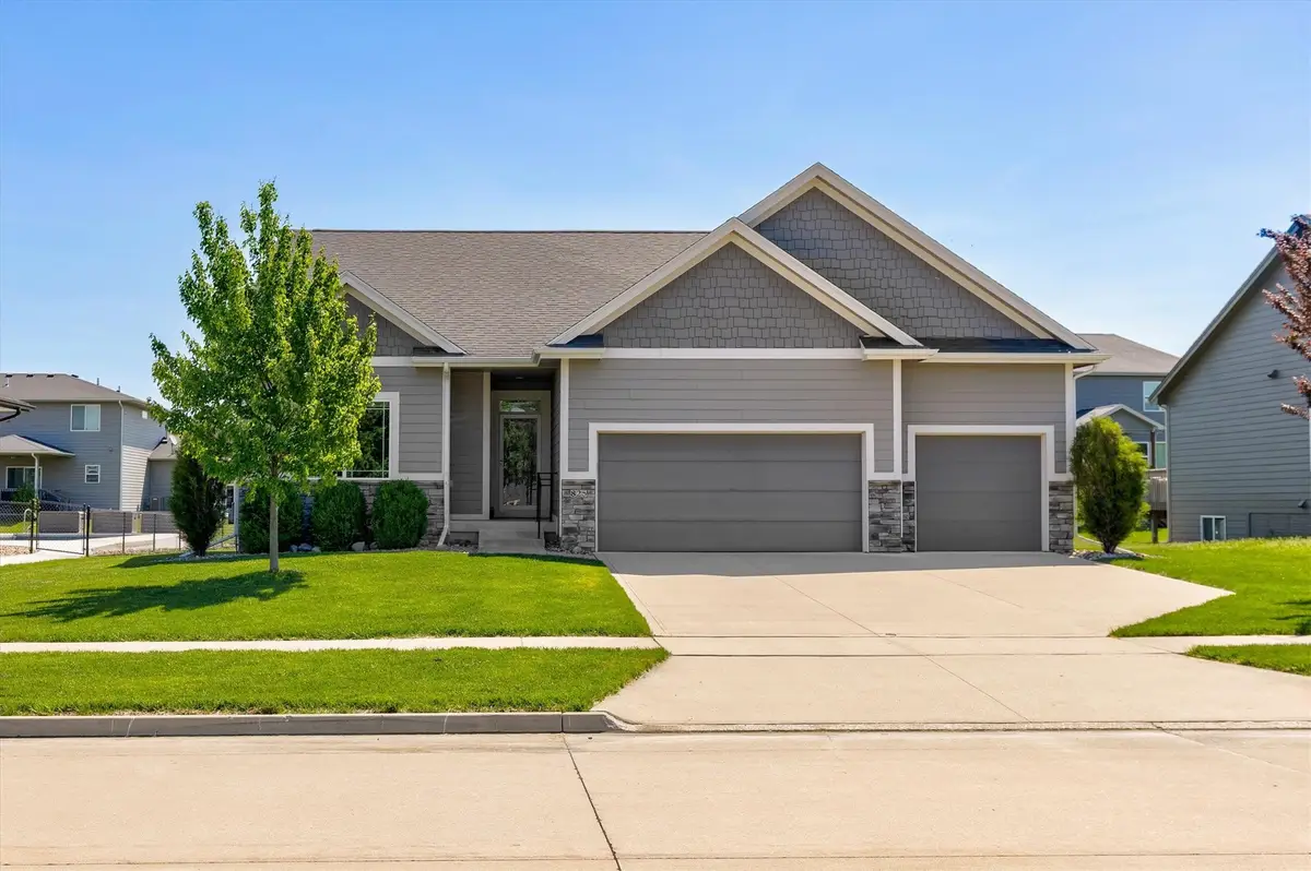 825 NE Jaguar Lane, Waukee, IA 50263 - #1