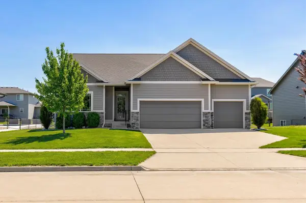 825 NE Jaguar Lane, Waukee, IA 50263