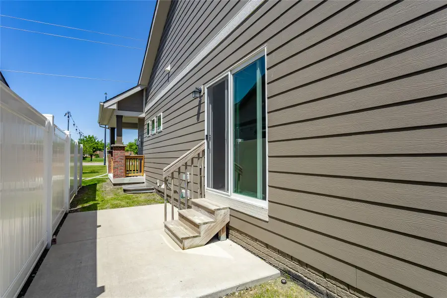 520 SW Heritage Lane, Ankeny, IA 50023 - #3