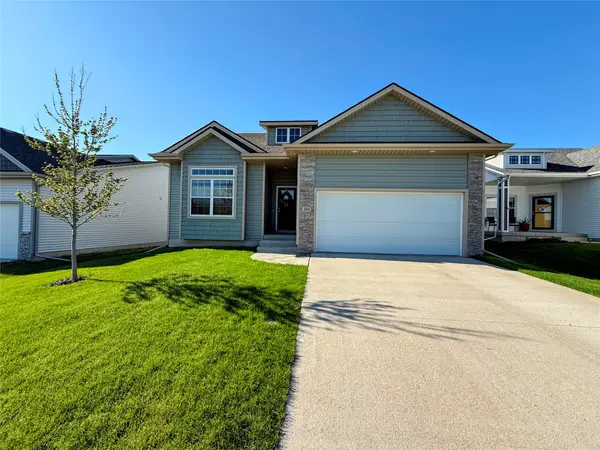 434 SE Hollow Court, West Des Moines, IA 50265