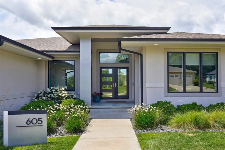 605 S Tiburon Cove, West Des Moines, IA 50266 - #2