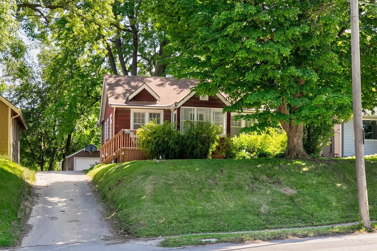 5626 University Avenue, Des Moines, IA 50311 - #1