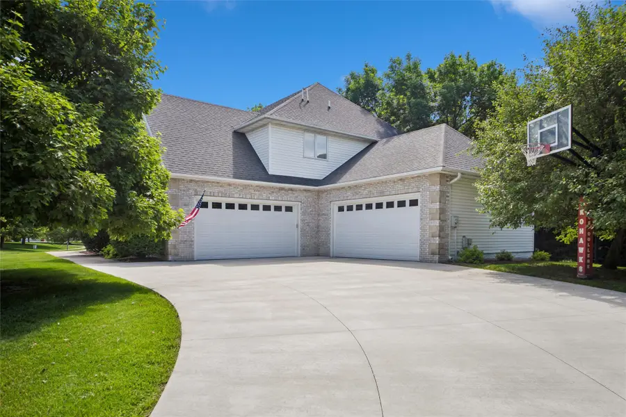 3521 133rd Way, Urbandale, IA 50323 - #3
