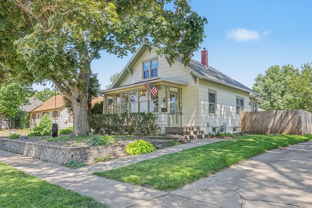 1108 Columbus Street, Pella, IA 50219 - #1