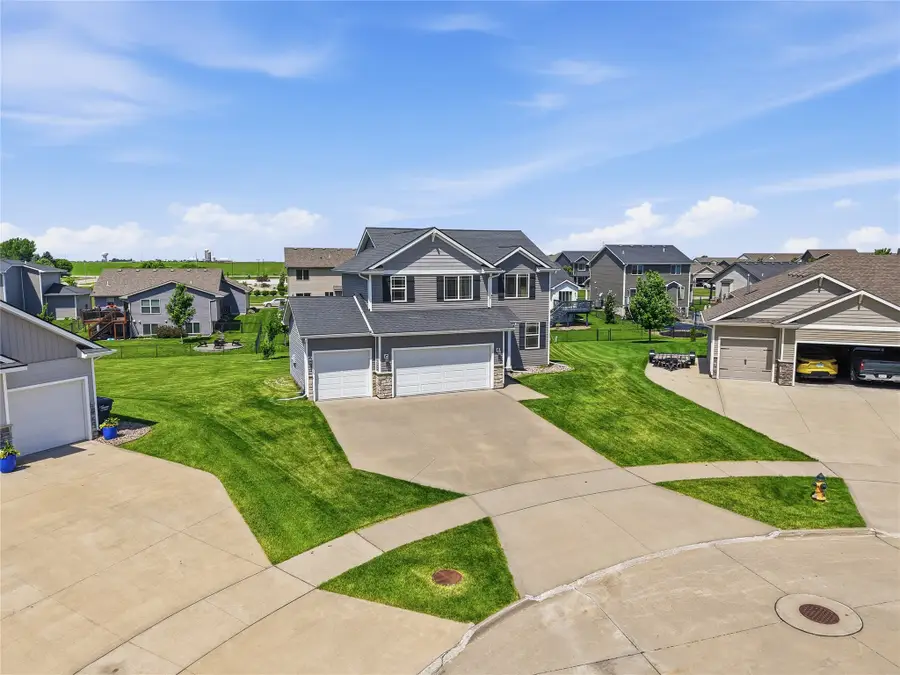 221 NE Avondale Court, Ankeny, IA 50021 - #2