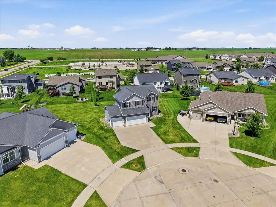 221 NE Avondale Court, Ankeny, IA 50021 - #3