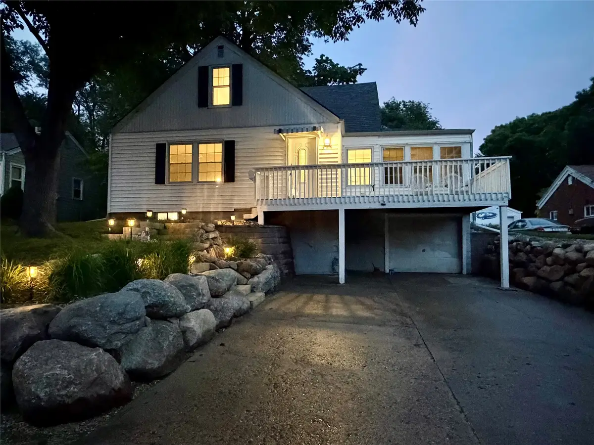 525 16th Street, West Des Moines, IA 50265 - #1