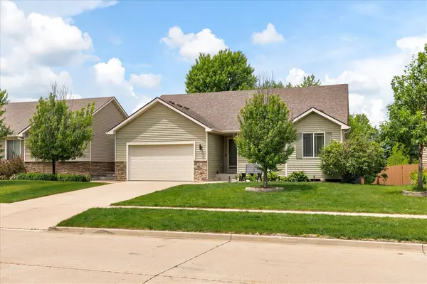 2070 SE Willowbrook Drive, Waukee, IA 50263