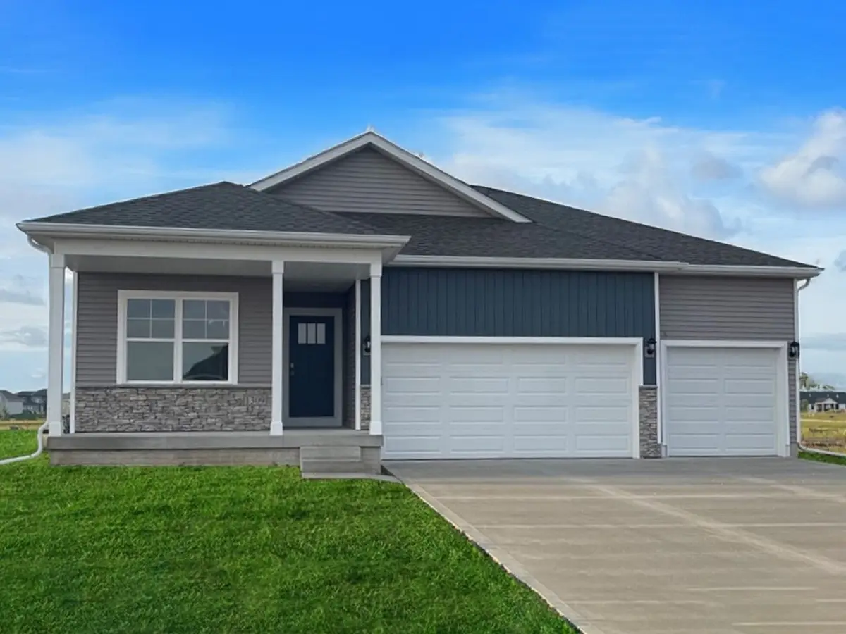 902 2nd Street Ne, Altoona, IA 50009 - #1