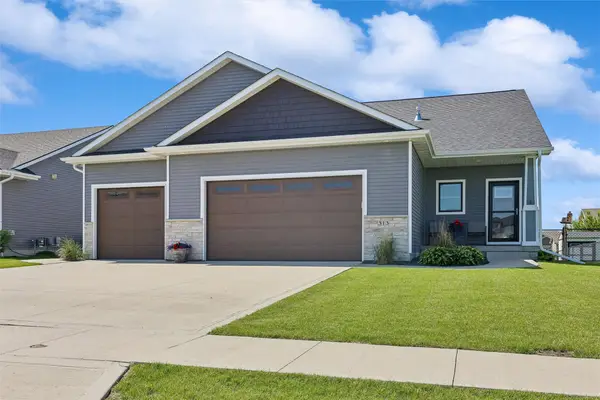 313 Summit Circle Nw, Bondurant, IA 50035