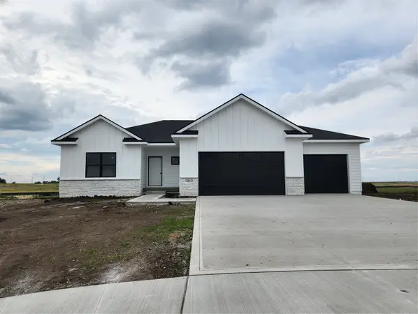 2912 NW Fairfield Court, Ankeny, IA 50023