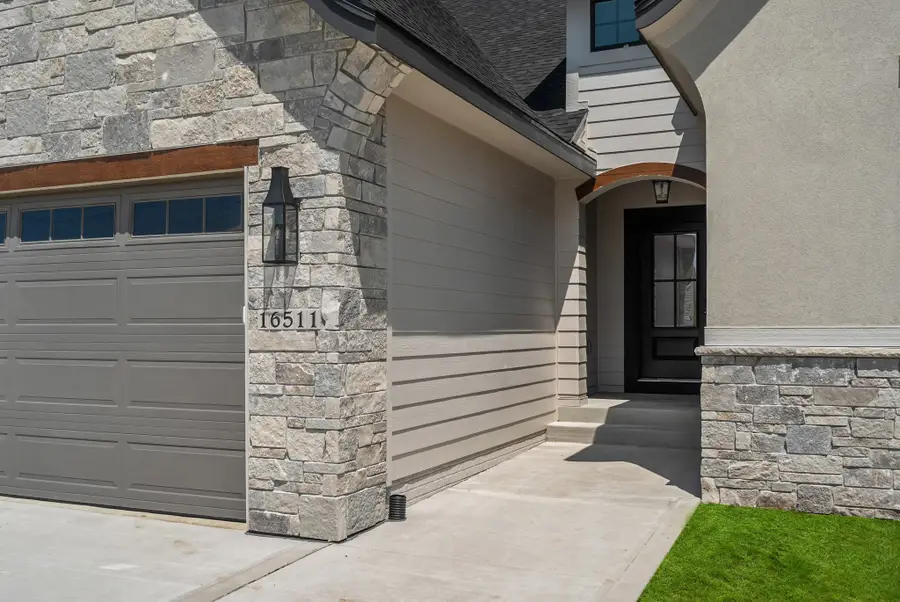 16511 Ironwood Lane, Urbandale, IA 50263 - #3