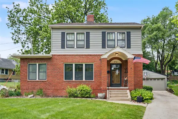 912 37th Street, Des Moines, IA 50312
