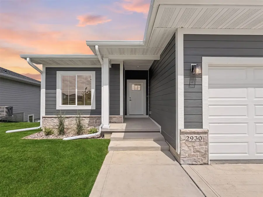 2930 Lake Hill Drive, Des Moines, IA 50320 - #2