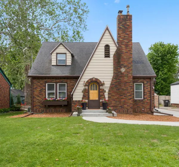 4300 Holland Drive, Des Moines, IA 50310