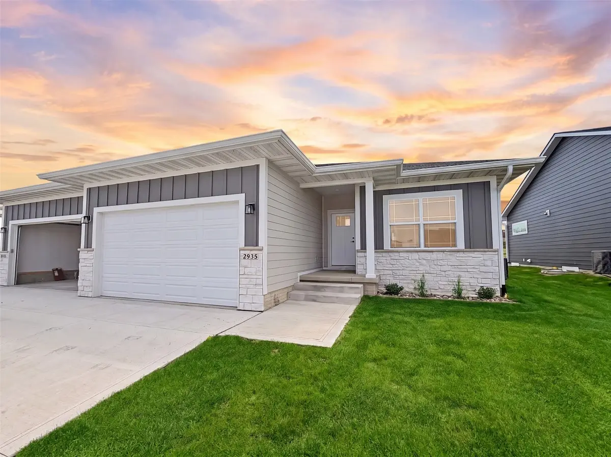 2935 Lake Hill Drive, Des Moines, IA 50320 - #1