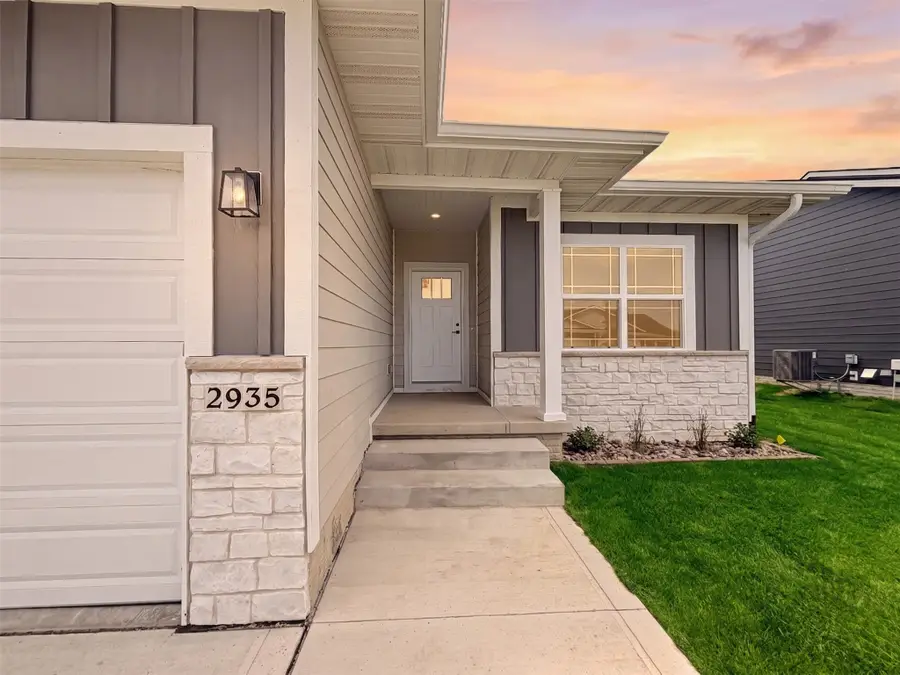 2935 Lake Hill Drive, Des Moines, IA 50320 - #2