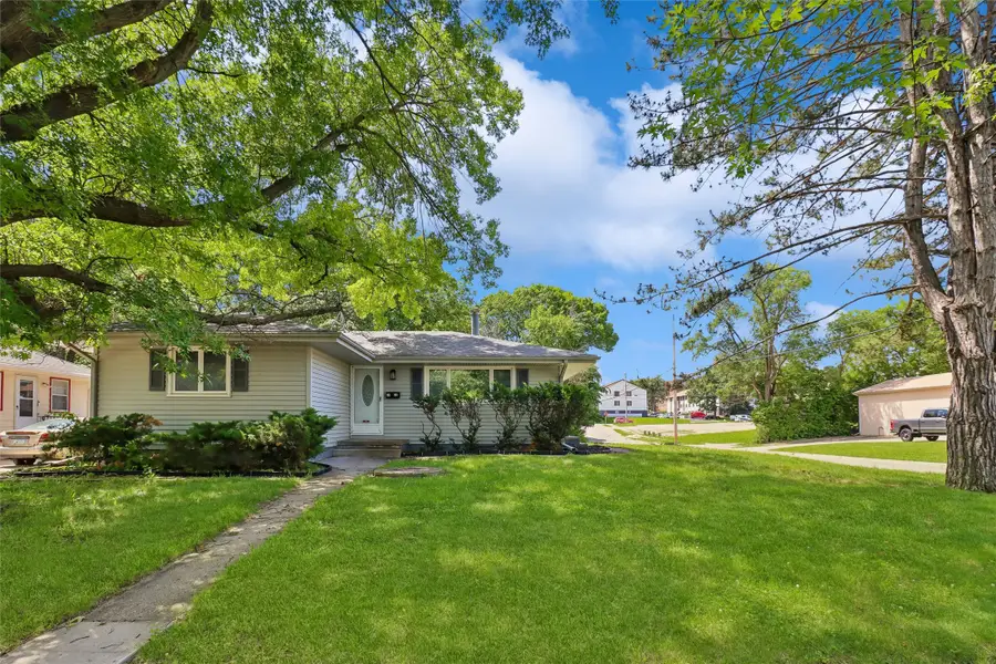 2926 Garden Ridge, Des Moines, IA 50310 - #2