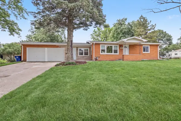 415 Peace Street, Pella, IA 50219