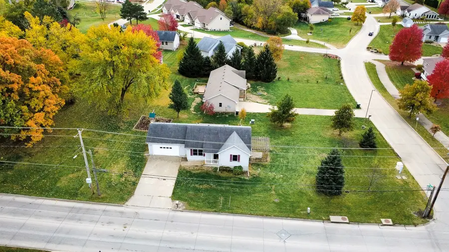304 15th Avenue E, Oskaloosa, IA 52577 - #2