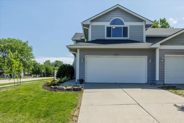 4497 88th Street #1, Urbandale, IA 50322