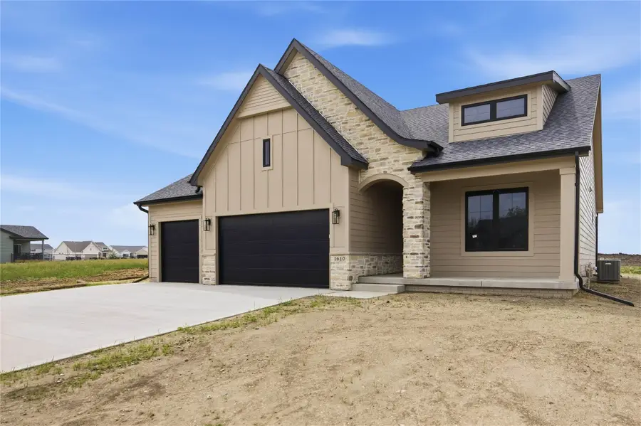 1610 NW Parkside Lane, Waukee, IA 50263 - #2