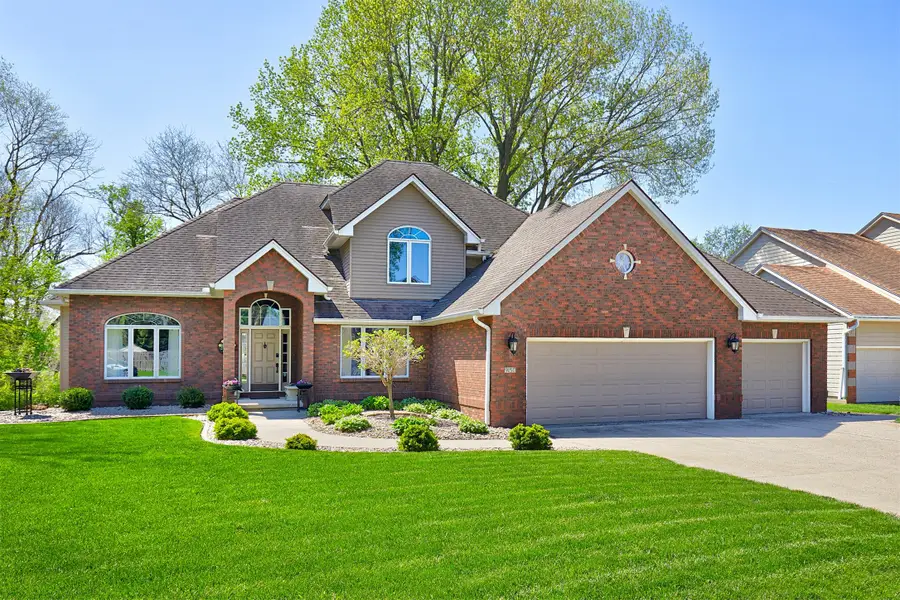 9150 Aurora Avenue, Urbandale, IA 50322 - #2