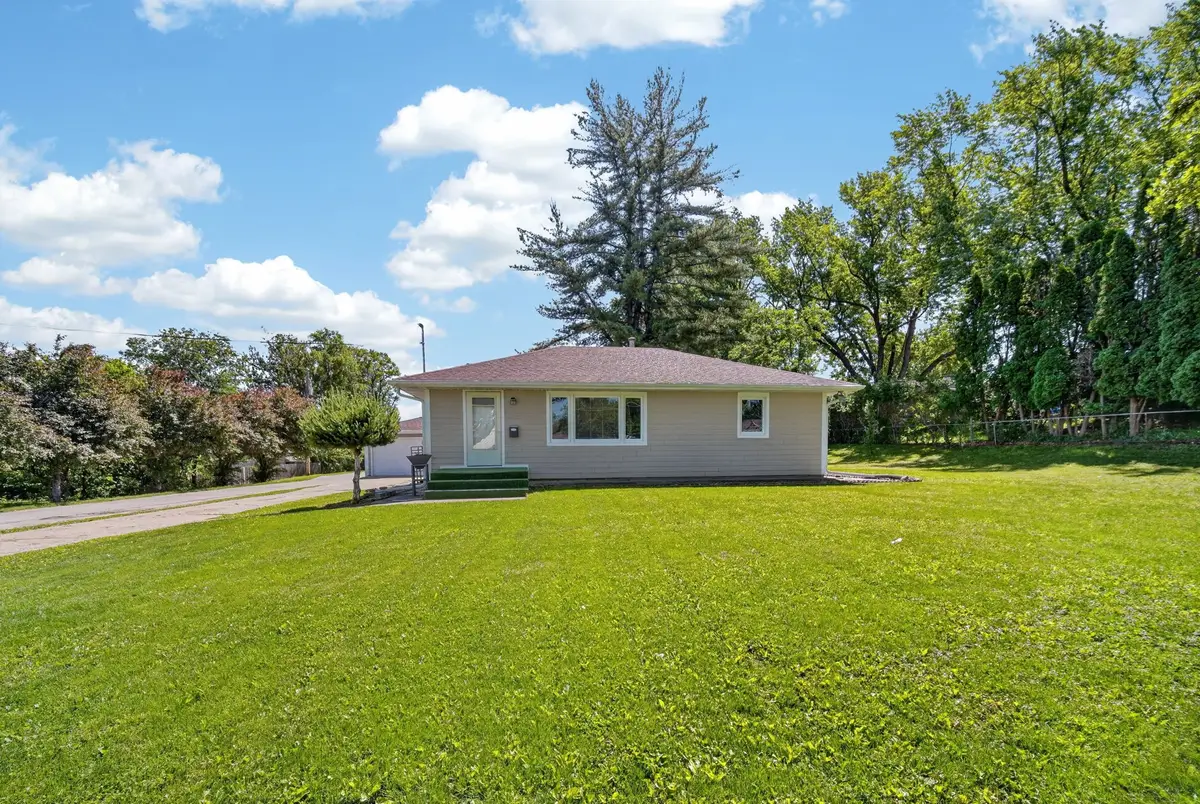 4201 Lower Beaver Road, Des Moines, IA 50310 - #1