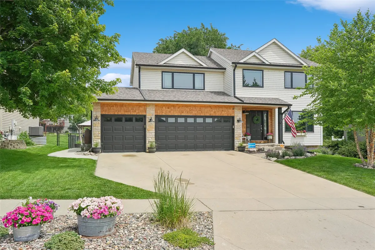 3112 E Southlawn Drive, Des Moines, IA 50320 - #1